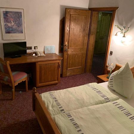 Hotel Haus Tiefenbach ビューリンゲン エクステリア 写真