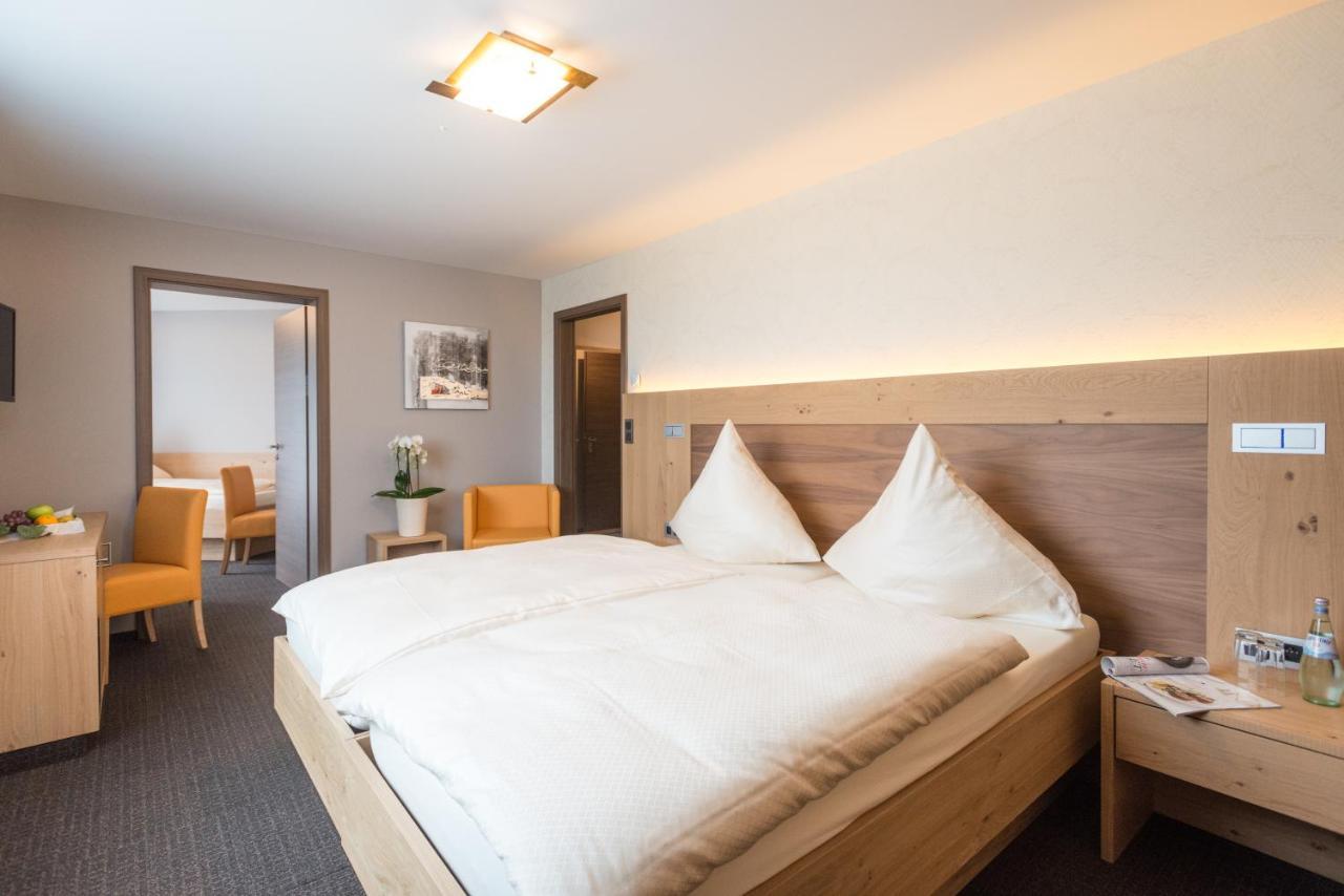 Hotel Haus Tiefenbach ビューリンゲン エクステリア 写真