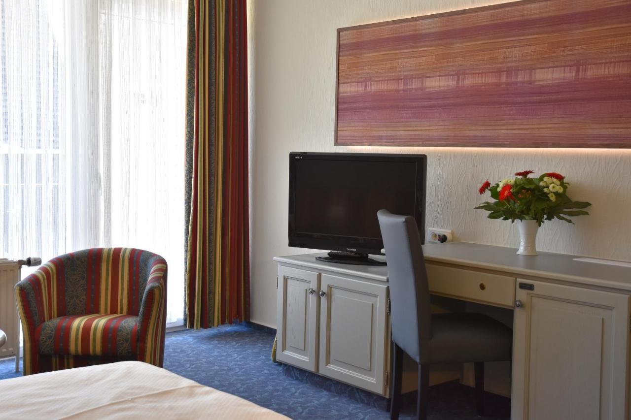 Hotel Haus Tiefenbach ビューリンゲン エクステリア 写真