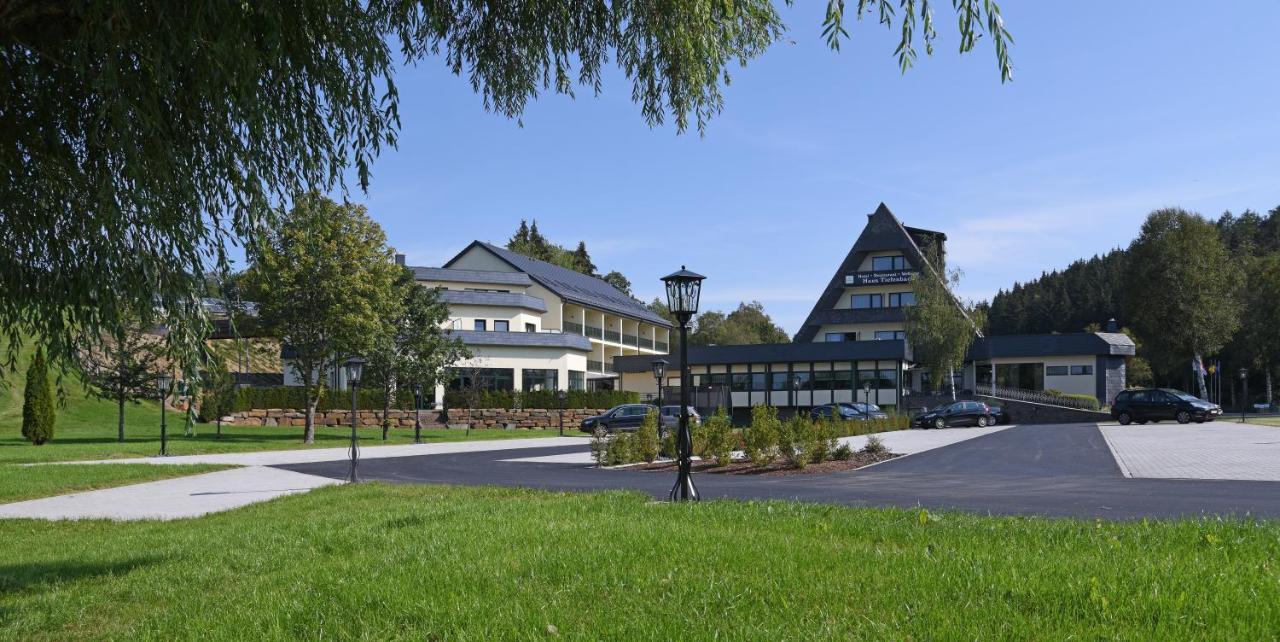 Hotel Haus Tiefenbach ビューリンゲン エクステリア 写真