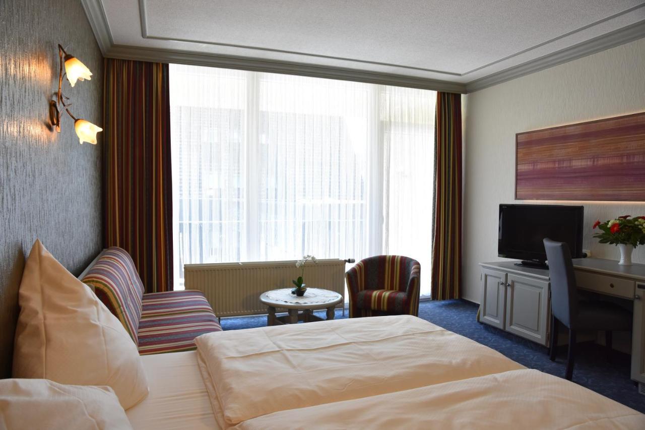 Hotel Haus Tiefenbach ビューリンゲン エクステリア 写真