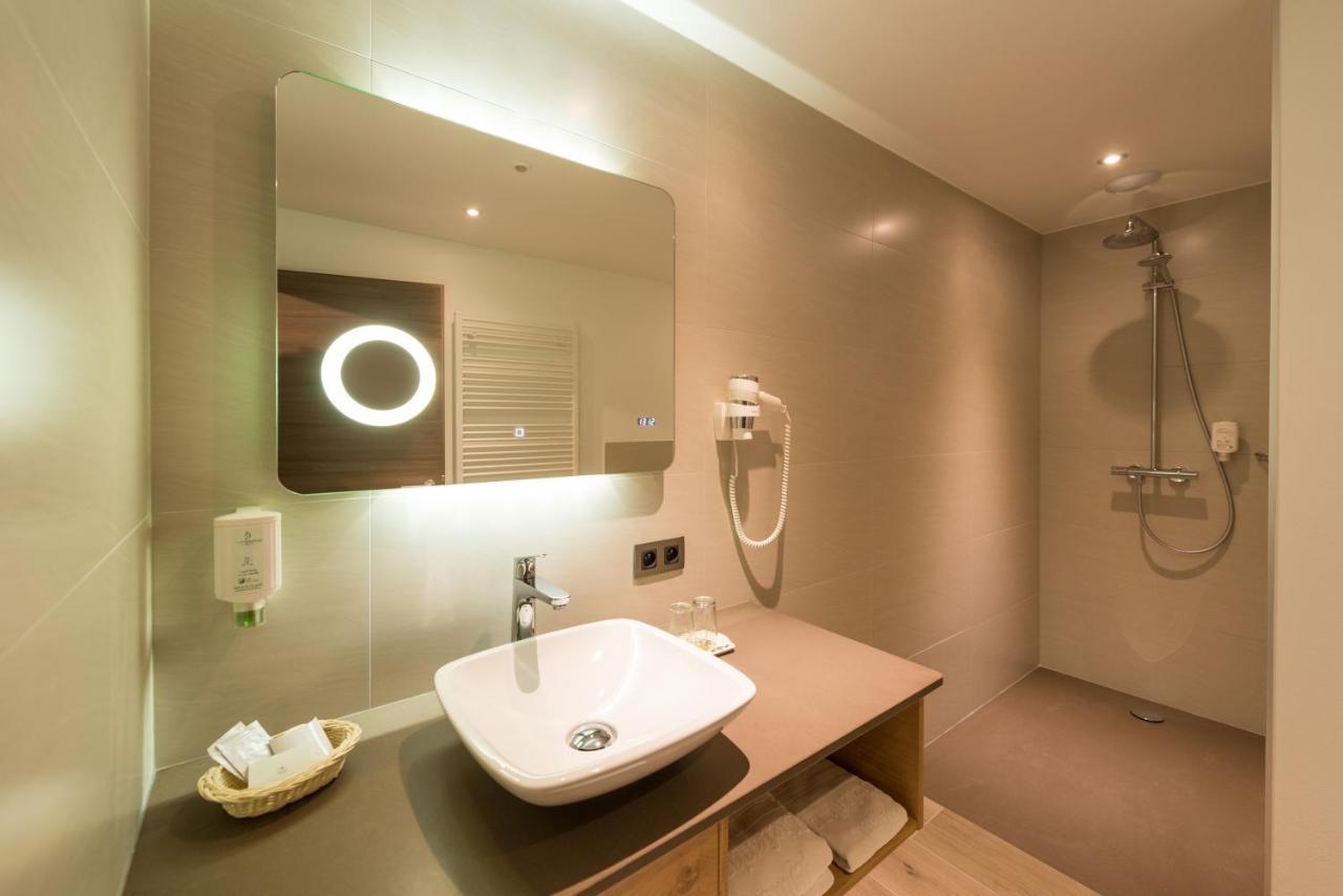 Hotel Haus Tiefenbach ビューリンゲン エクステリア 写真