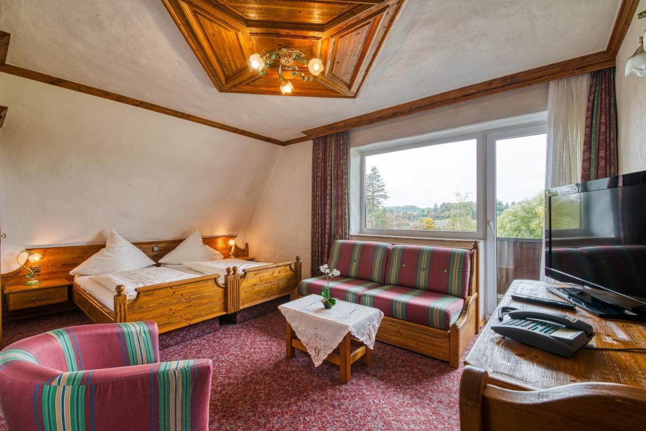 Hotel Haus Tiefenbach ビューリンゲン エクステリア 写真