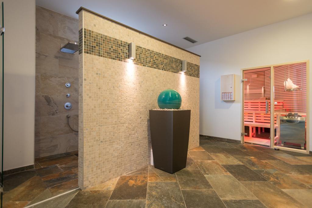 Hotel Haus Tiefenbach ビューリンゲン エクステリア 写真