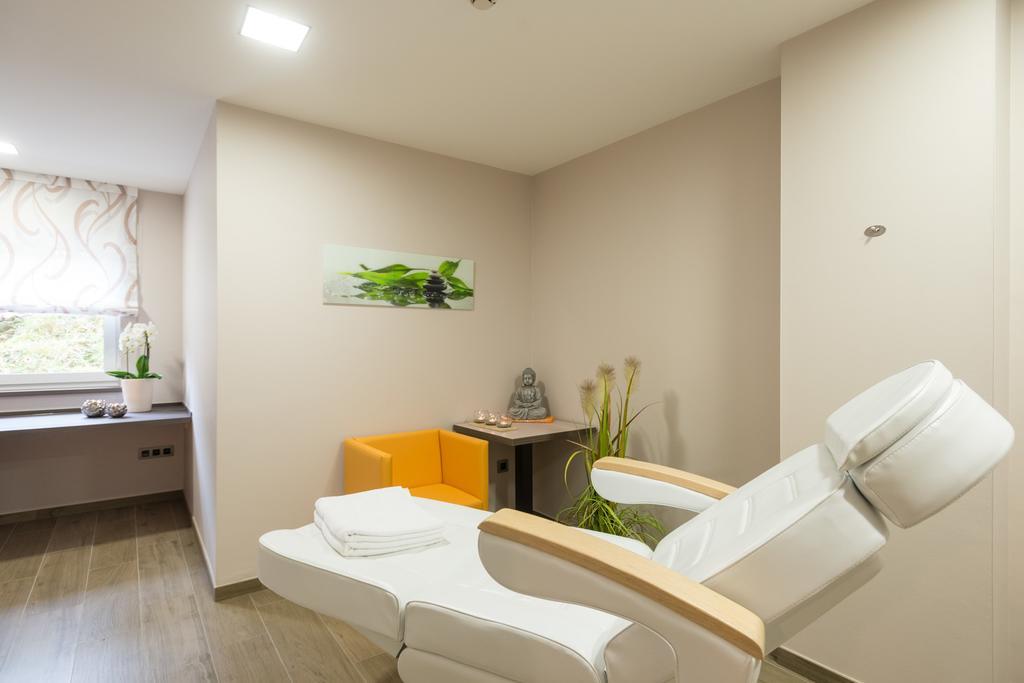 Hotel Haus Tiefenbach ビューリンゲン エクステリア 写真