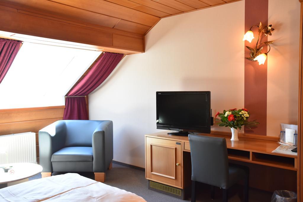 Hotel Haus Tiefenbach ビューリンゲン エクステリア 写真