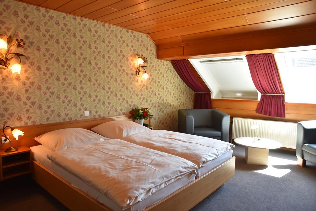Hotel Haus Tiefenbach ビューリンゲン エクステリア 写真